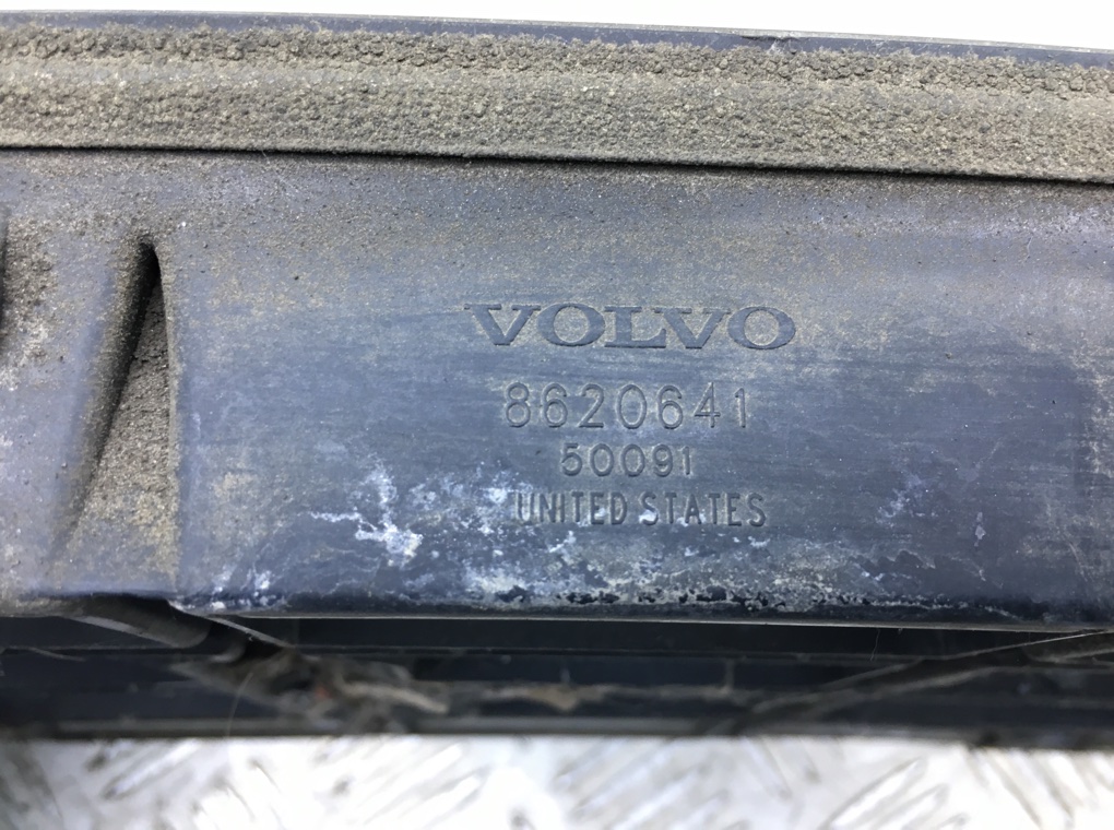 Решетка радиатора бу для Volvo XC90 2.4 TD, 2005 г. Решетка радиатора бу для Volvo XC90 2.4 TD, 2005 г.