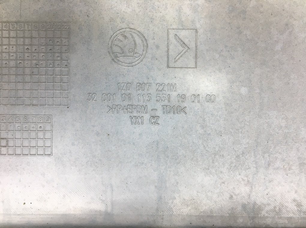 Бампер передний бу для Skoda Octavia A5 1.6 TDi,  2012 г.