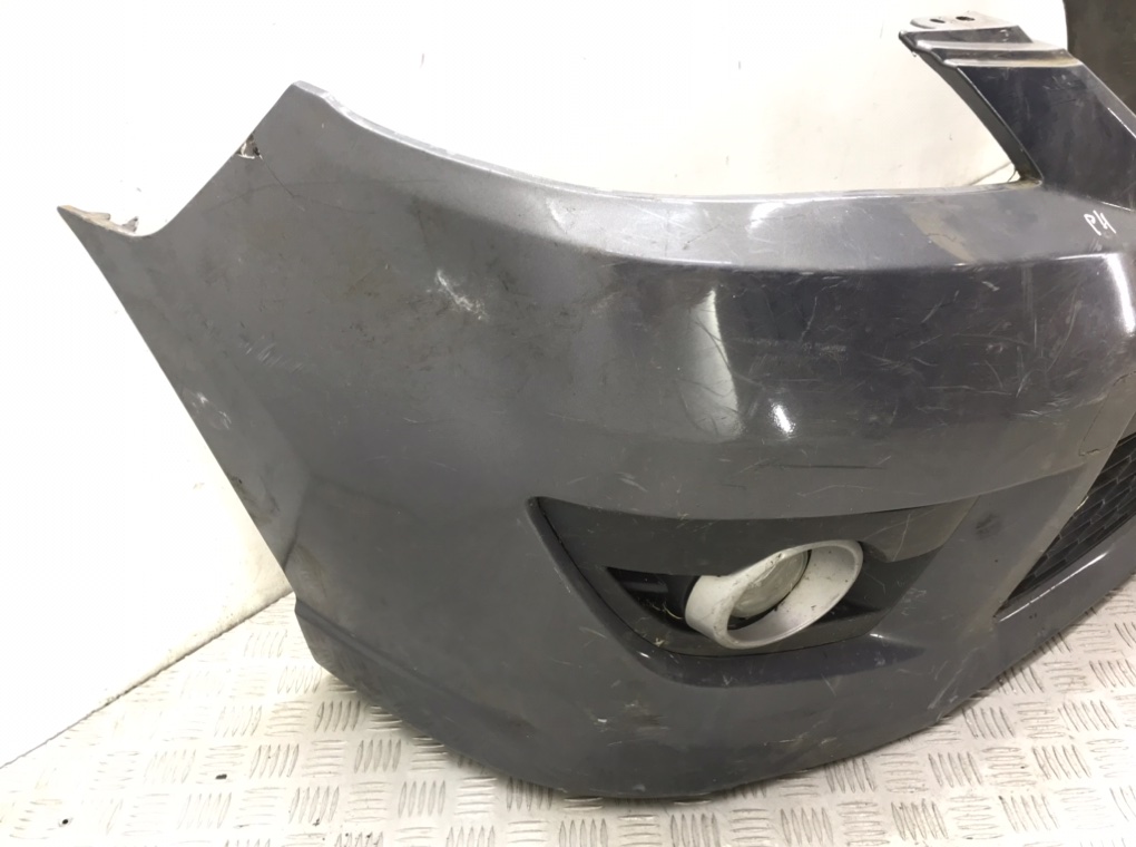 Бампер передний бу для Mazda 5   2.0 i,  2009 г.