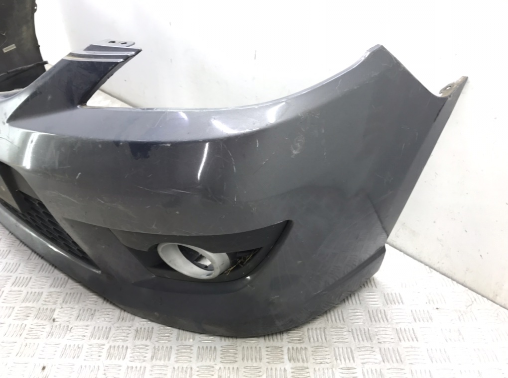 Бампер передний бу для Mazda 5   2.0 i,  2009 г.