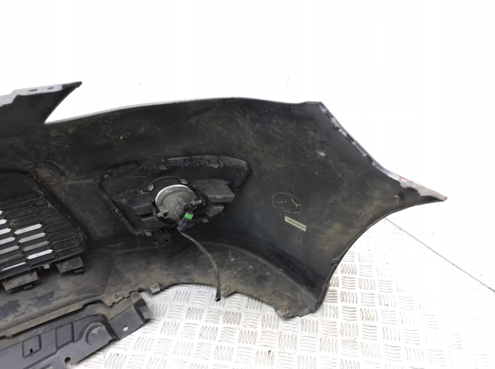 Бампер передний бу для Mazda 5   2.0 i,  2009 г.