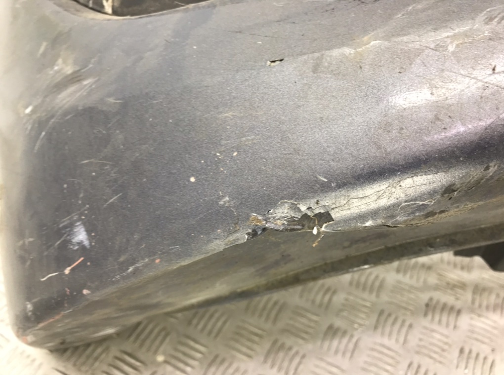 Бампер передний бу для Mazda 5   2.0 i,  2009 г.