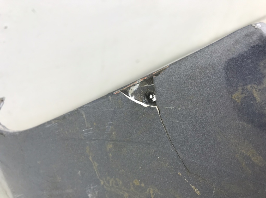 Бампер передний бу для Mazda 5   2.0 i,  2009 г.