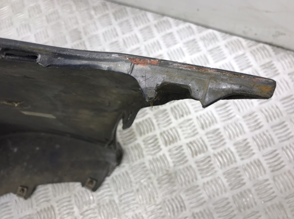 Бампер передний бу для Mazda 5   2.0 i,  2009 г.