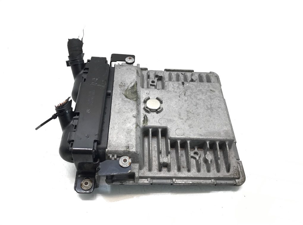 Блок управления двигателем бу для Skoda Rapid 1.2 TSI, 2015 г. Блок управления двигателем бу для Skoda Rapid 1.2 TSI, 2015 г.