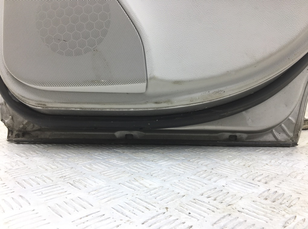 Дверь задняя правая бу для Mercedes C W203 2.2 CDi,  2004 г.