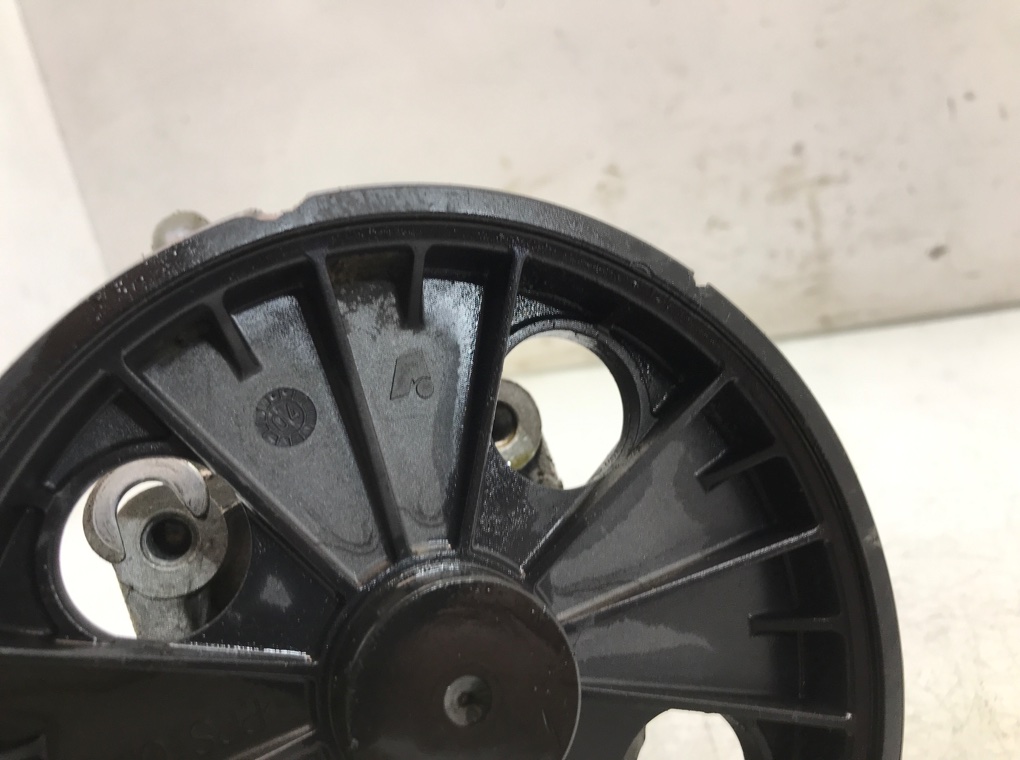 Насос гидроусилителя руля бу для Volvo XC90  2.4 D5,  2006 г.