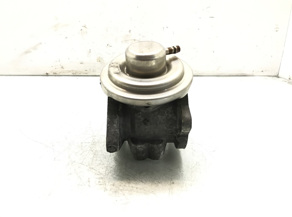 Клапан EGR бу для Volkswagen Passat B6 1.9 TDi,  2007 г.