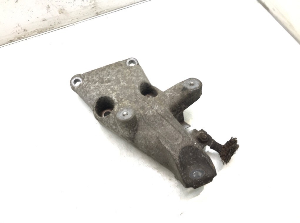 Кронштейн двигателя бу для BMW 1 E87/E81/E82/E88 1.6 i, 2007 г.