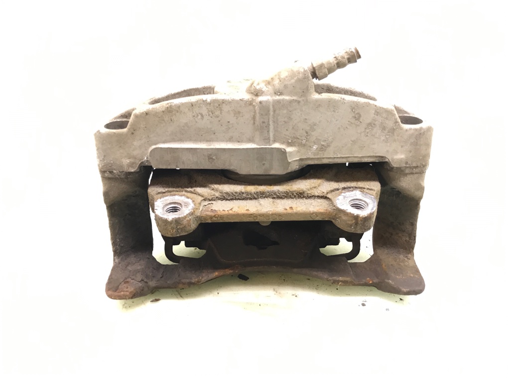 Суппорт передний правый бу для Volvo XC70 2.4 TD, 2008 г. Суппорт передний правый бу для Volvo XC70 2.4 TD, 2008 г.