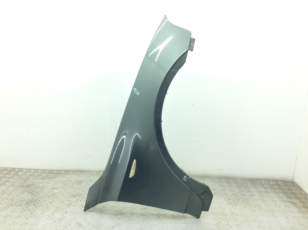 Крыло переднее правое бу для BMW X3 E83 3.0 i, 2010 г.