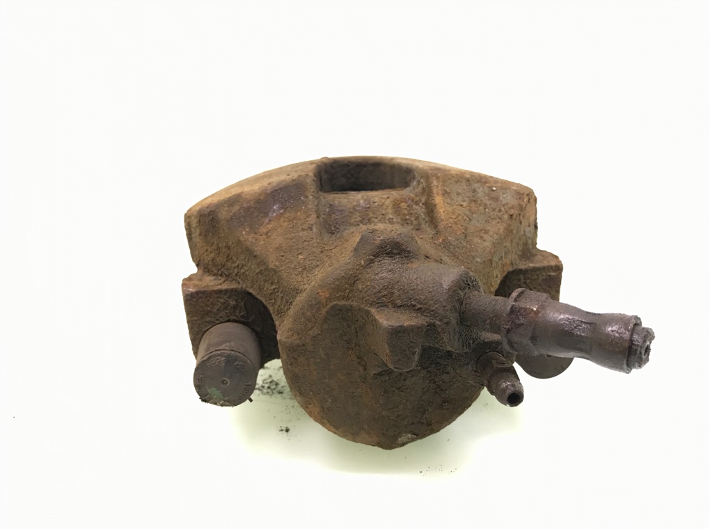 Суппорт передний правый бу для Volvo S40 1.6 TD, 2005 г. Суппорт передний правый бу для Volvo S40 1.6 TD, 2005 г.