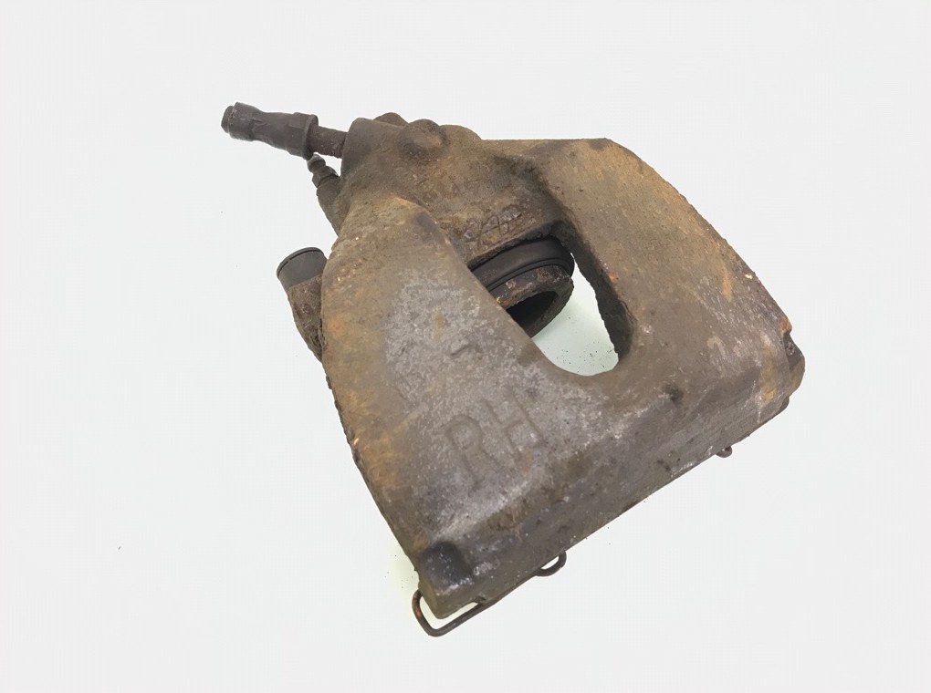 Суппорт передний правый бу для Volvo S40 1.6 TD, 2005 г. Суппорт передний правый бу для Volvo S40 1.6 TD, 2005 г.