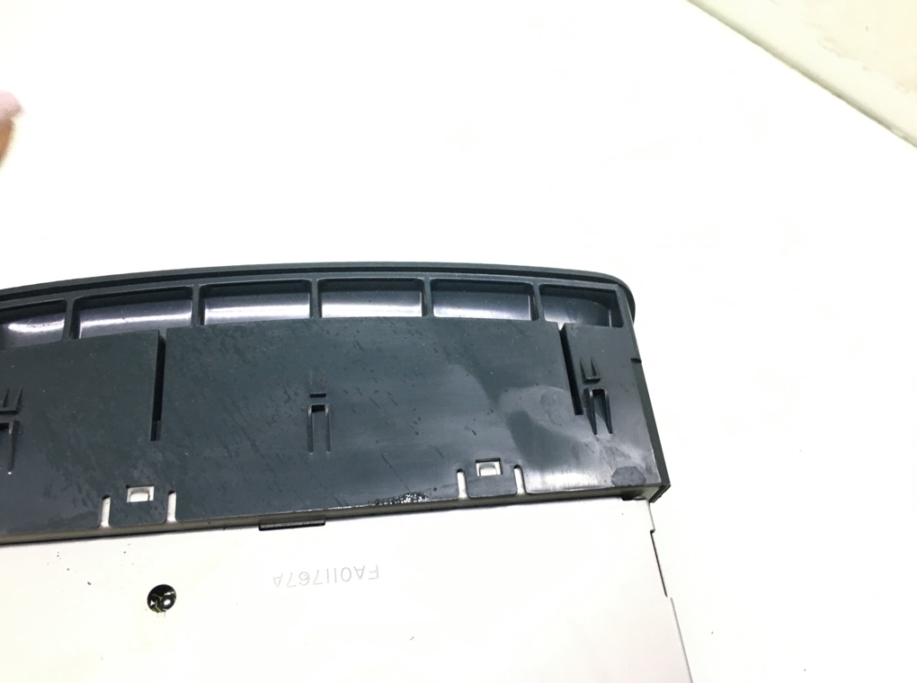 Магнитола бу для Toyota Yaris P1 1.0 i,  2001 г.