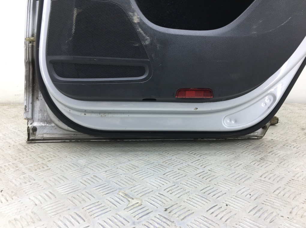 Дверь задняя правая бу для Volkswagen Passat B7 1.6 TDi,  2011 г.
