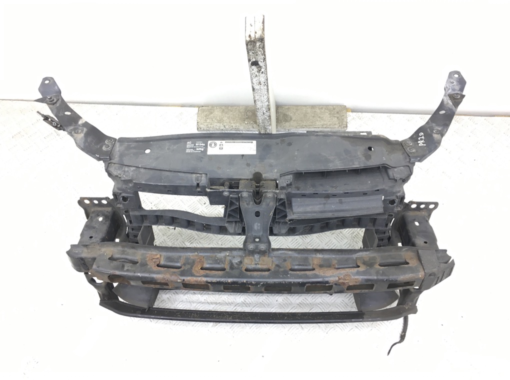 Панель передняя (телевизор) бу для Volkswagen Golf 6 1.4 i,  2011 г.