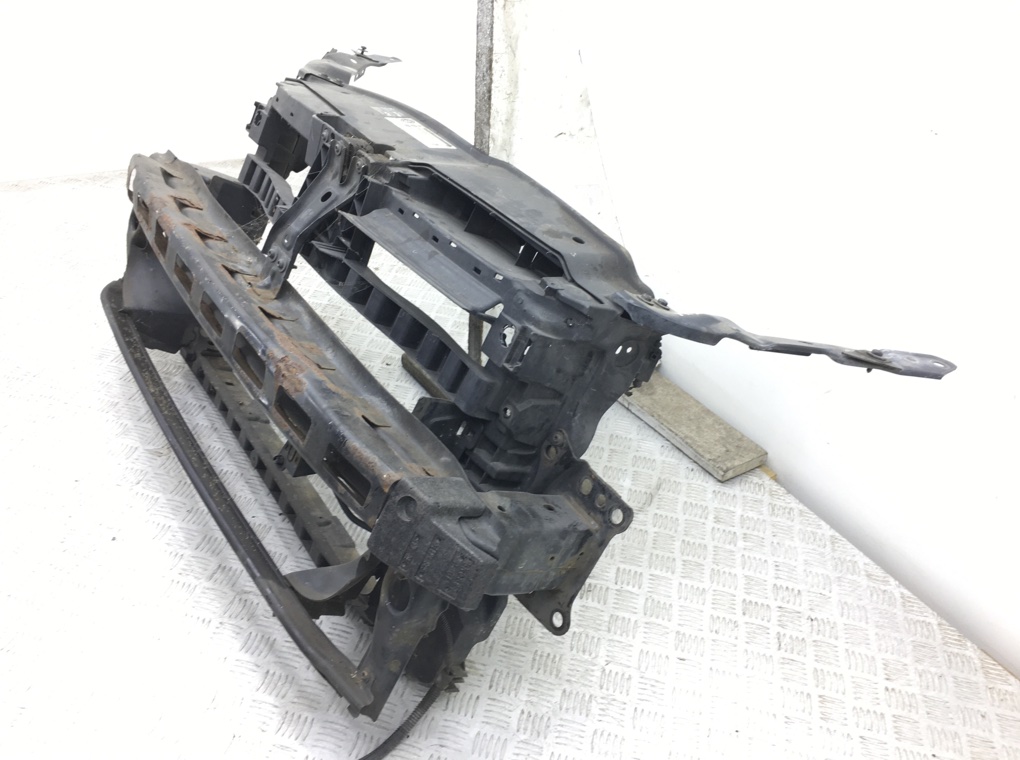 Панель передняя (телевизор) бу для Volkswagen Golf 6 1.4 i,  2011 г.