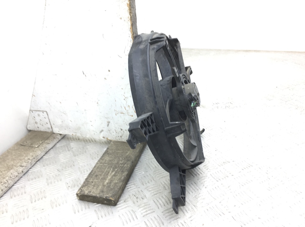 Вентилятор радиатора бу для Nissan Micra K12 1.5 DCi,  2009 г.