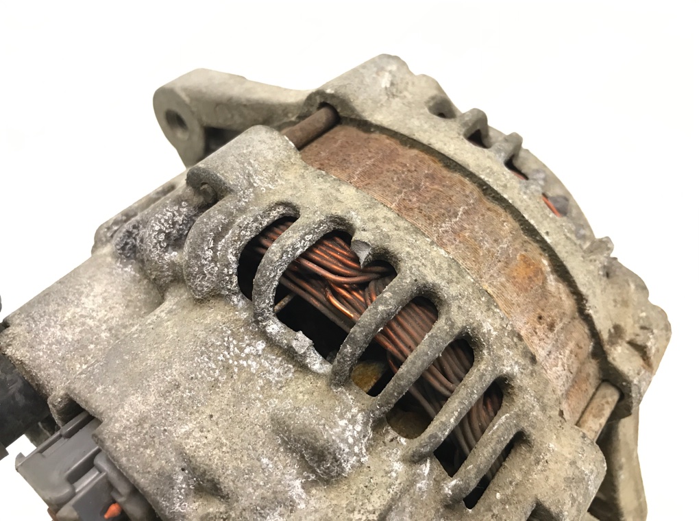 Генератор бу для Suzuki Swift  1.5 i,  2007 г.