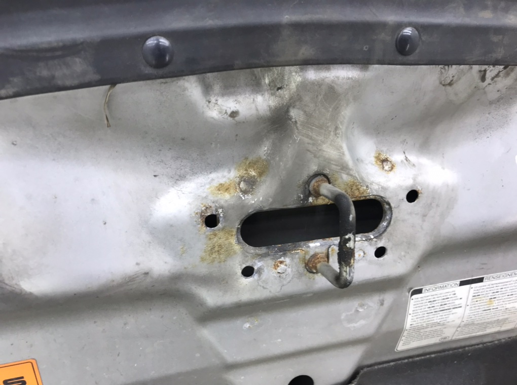 Капот бу для Honda Civic 7 1.6 i, 2005 г. Капот бу для Honda Civic 7 1.6 i, 2005 г.