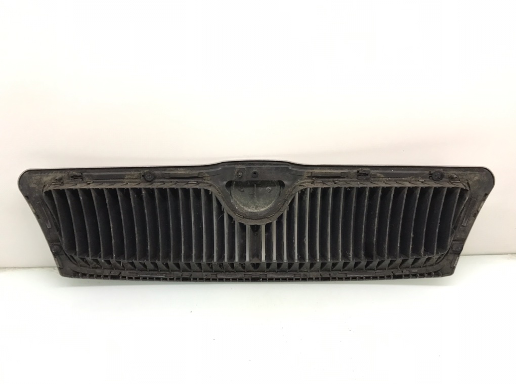 Решетка радиатора бу для Skoda Octavia A5 1.9 TDi, 2006 г. Решетка радиатора бу для Skoda Octavia A5 1.9 TDi, 2006 г.