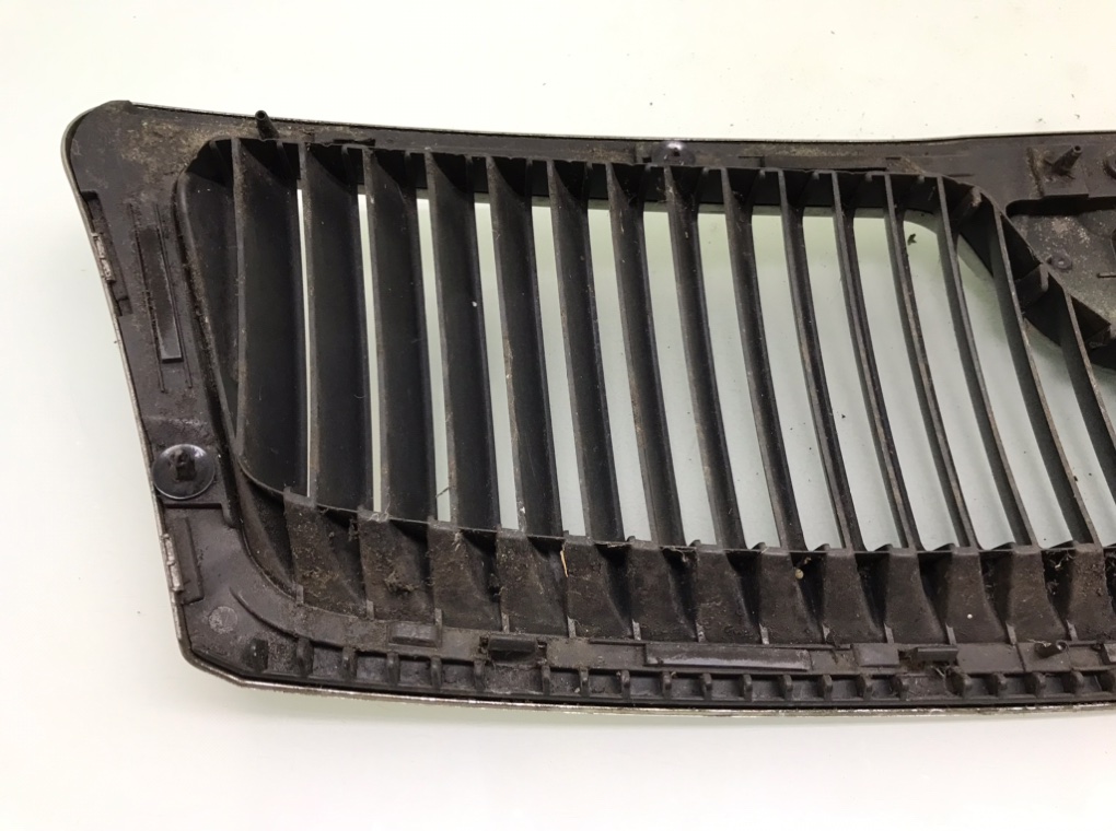 Решетка радиатора бу для Skoda Octavia A5 1.9 TDi, 2006 г. Решетка радиатора бу для Skoda Octavia A5 1.9 TDi, 2006 г.