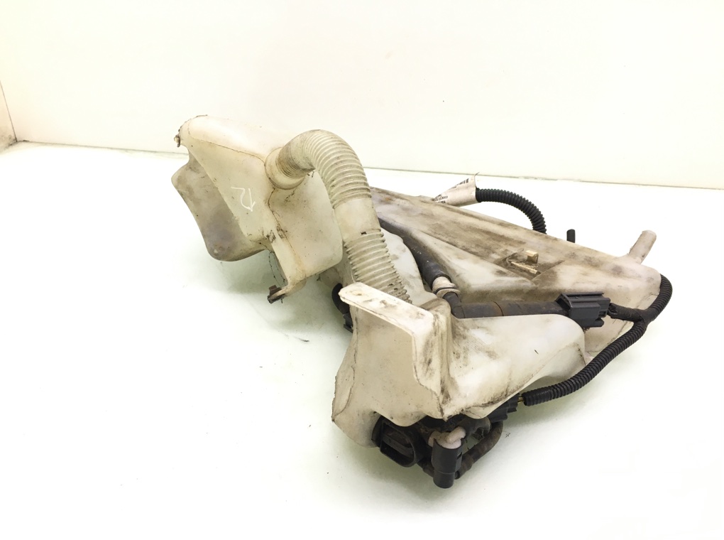 Бачок омывателя бу для Volvo V50  2.0 TD,  2005 г.