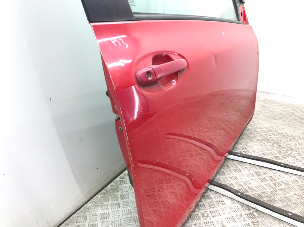 Дверь передняя правая бу для Toyota Yaris XP9 1.0 i,  2007 г.