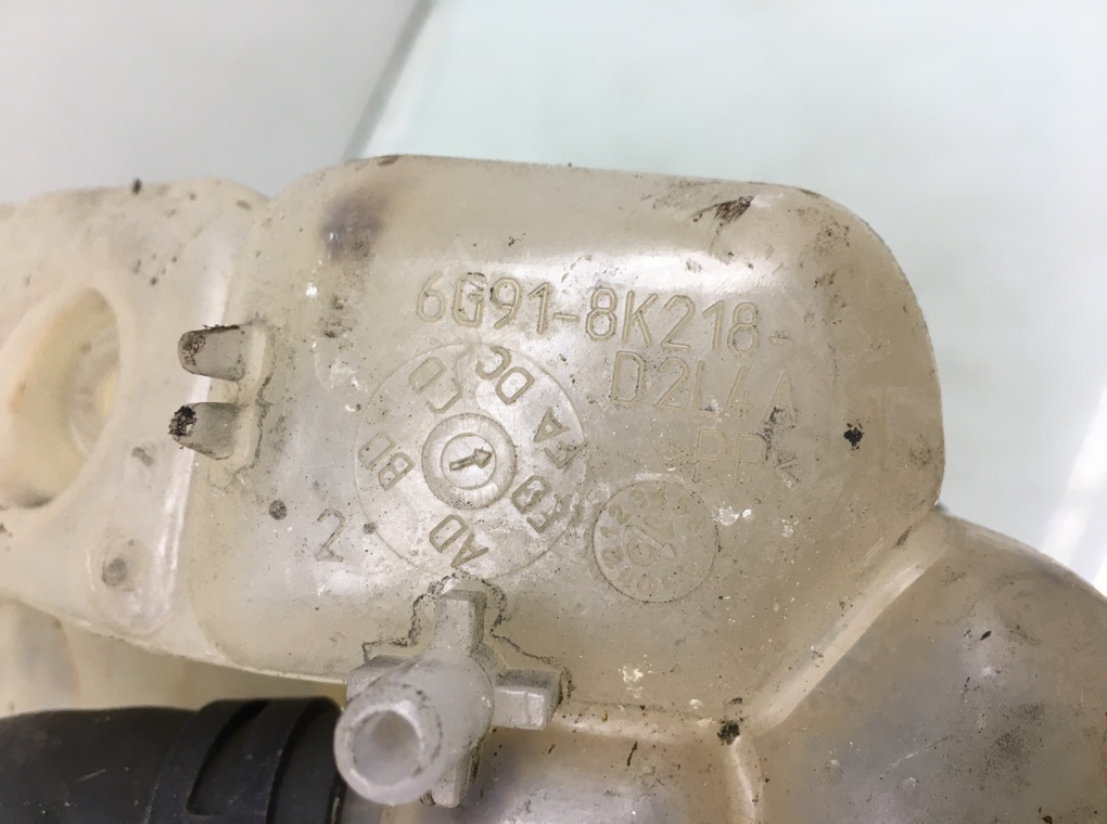 Бачок расширительный бу для Ford Mondeo 4 2.0 TDCi, 2010 г. Бачок расширительный бу для Ford Mondeo 4 2.0 TDCi, 2010 г.