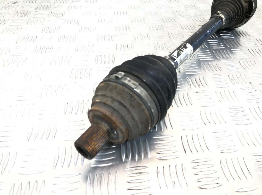 Полуось передняя левая (приводной вал, ШРУС) бу для Volkswagen Caddy 2.0 SDi, 2010 г. Полуось передняя левая (приводной вал, ШРУС) бу для Volkswagen Caddy 2.0 SDi, 2010 г.