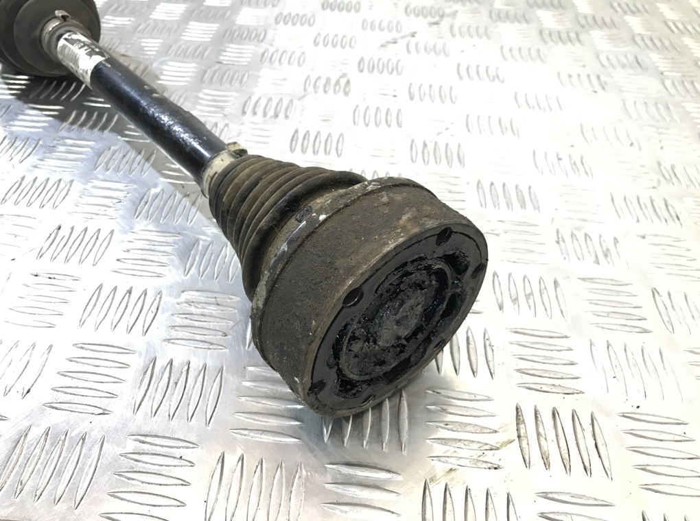 Полуось передняя левая (приводной вал, ШРУС) бу для Volkswagen Caddy 2.0 SDi, 2010 г. Полуось передняя левая (приводной вал, ШРУС) бу для Volkswagen Caddy 2.0 SDi, 2010 г.