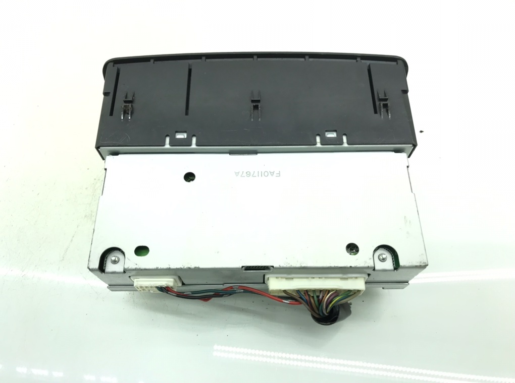 Магнитола бу для Toyota Yaris P1 1.3 i,  2005 г.