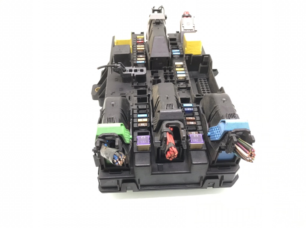 Блок предохранителей бу для Opel Zafira B 1.9 CDTi,  2010 г.