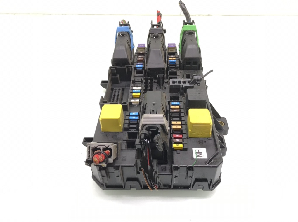 Блок предохранителей бу для Opel Zafira B 1.9 CDTi,  2010 г.