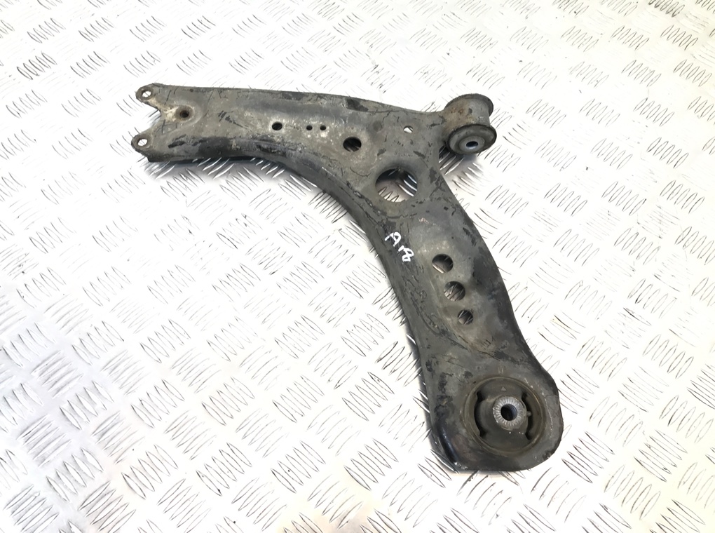 Рычаг передний левый бу для Skoda Octavia A7 1.6 TDi, 2016 г.
