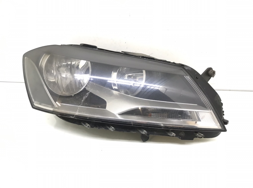Фара правая бу для Volkswagen Passat B7 1.6 TDi, 2014 г.