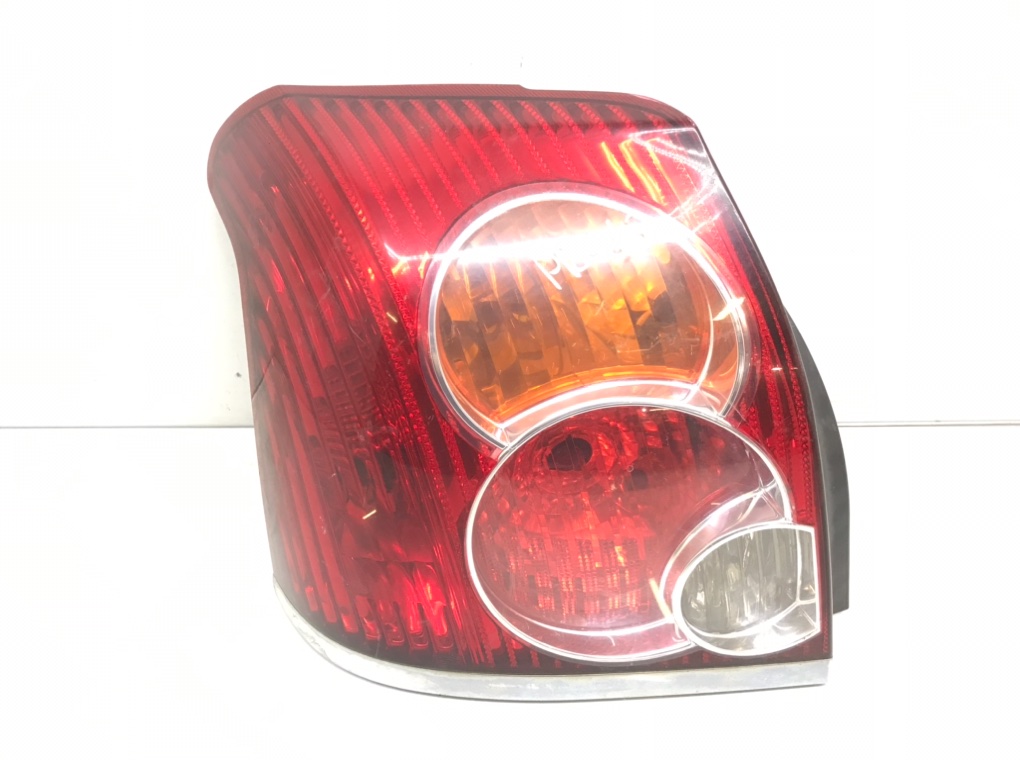 Фонарь задний левый бу для Toyota Avensis 2.2 D-4D, 2007 г.