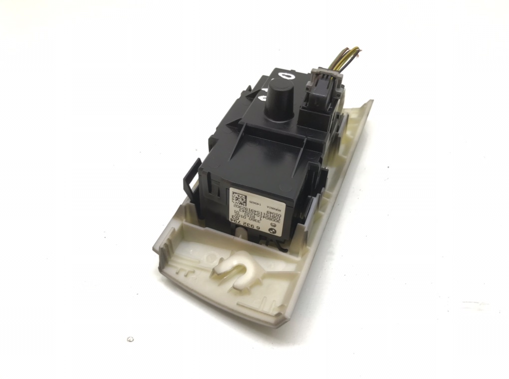 Переключатель света бу для BMW 3 E90/E91/E92/E93 2.0 i, 2008 г. Переключатель света бу для BMW 3 E90/E91/E92/E93 2.0 i, 2008 г.