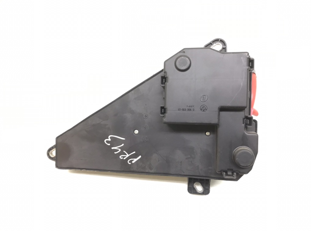 Блок предохранителей бу для BMW 5 E60/E61 2.0 TD,  2008 г.