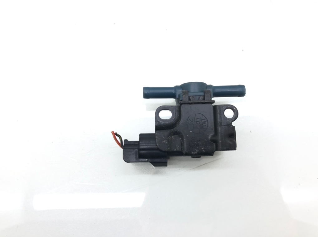 Клапан электромагнитный бу для Honda Jazz 1.3 i, 2002 г. Клапан электромагнитный бу для Honda Jazz 1.3 i, 2002 г.