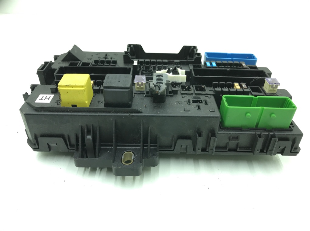 Блок предохранителей бу для Opel Astra H 1.6 i, 2006 г. Блок предохранителей бу для Opel Astra H 1.6 i, 2006 г.