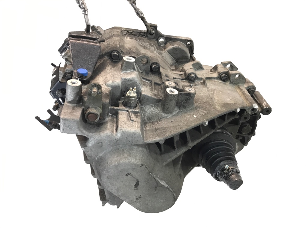 КПП механическая (МКПП) бу для Volvo V40  1.9 TD,  2002 г.