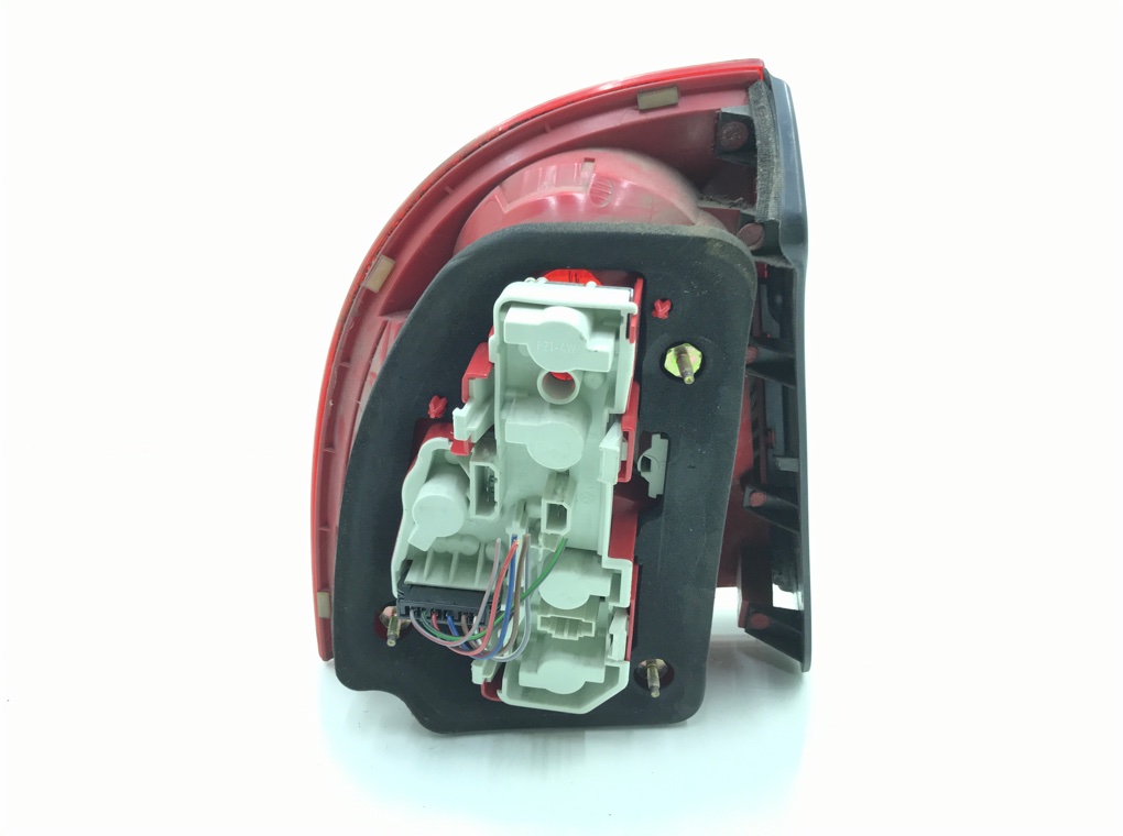 Фонарь задний правый бу для Volkswagen Passat B5 1.9 TDi,  2005 г.