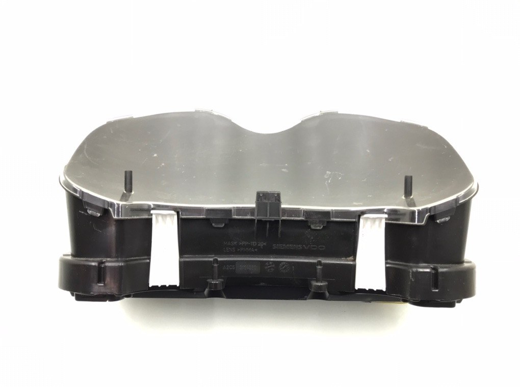 Щиток приборов (приборная панель) бу для Toyota Auris 1.4 D-4D, 2012 г. Щиток приборов (приборная панель) бу для Toyota Auris 1.4 D-4D, 2012 г.