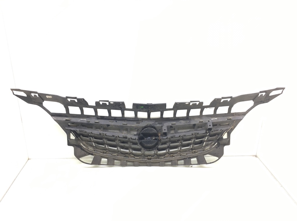 Решетка радиатора бу для Opel Astra J 1.6 i,  2010 г.