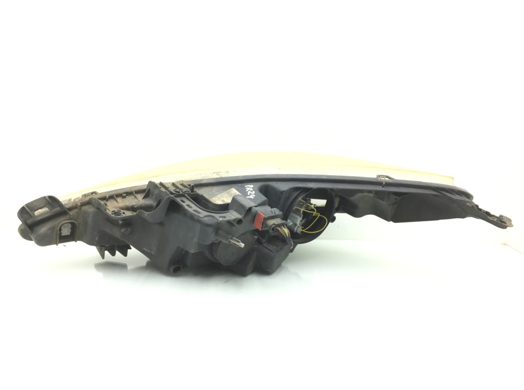 Фара правая бу для Peugeot 207  1.4 i,  2009 г.