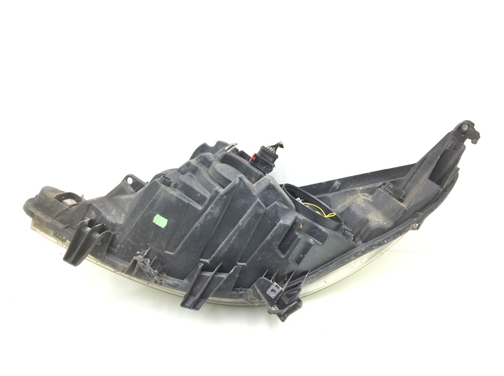 Фара правая бу для Peugeot 207  1.4 i,  2009 г.