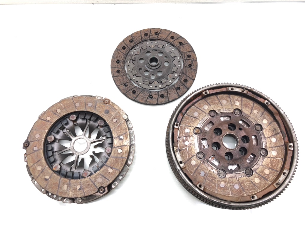 Маховик бу для Volkswagen Caddy  1.9 TDi,  2007 г.