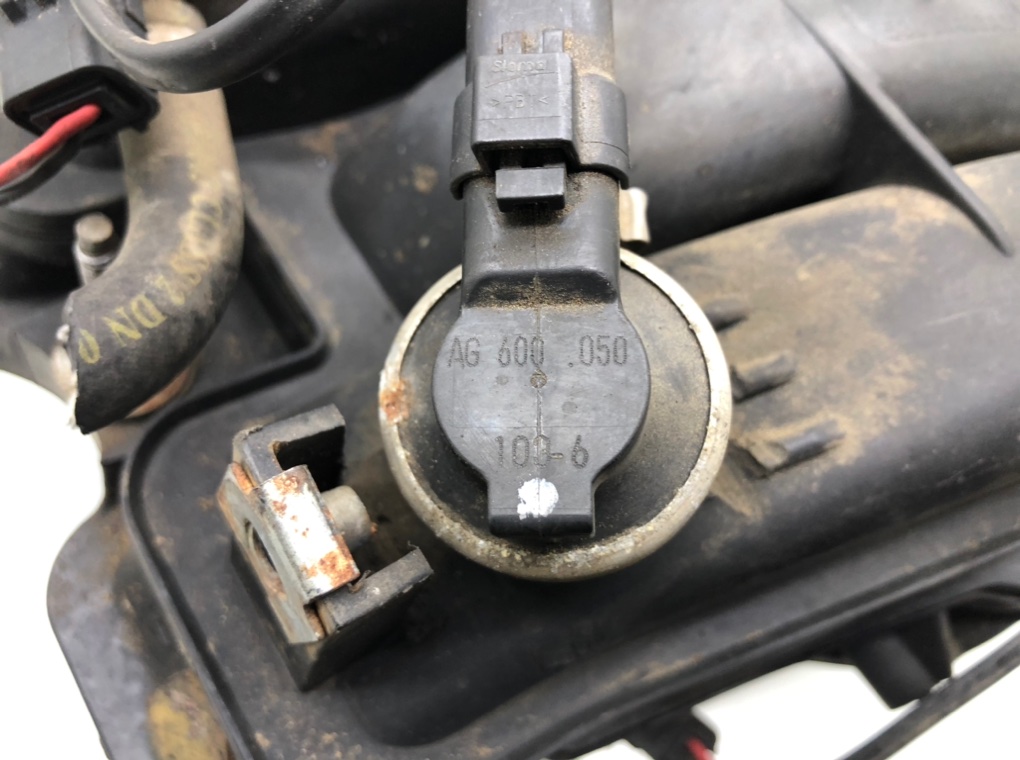 Коллектор впускной бу для Jeep Grand Cherokee WJ 4.7 i, 2003 г. Коллектор впускной бу для Jeep Grand Cherokee WJ 4.7 i, 2003 г.