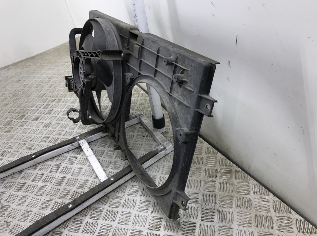 Вентилятор радиатора бу для Volkswagen Beetle A4 1.6 i, 2003 г. Вентилятор радиатора бу для Volkswagen Beetle A4 1.6 i, 2003 г.